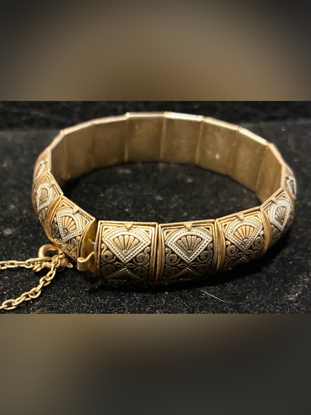Vintage 1940s Damascene Spain Domed Panel Bracelet Safety Chain Tri Color